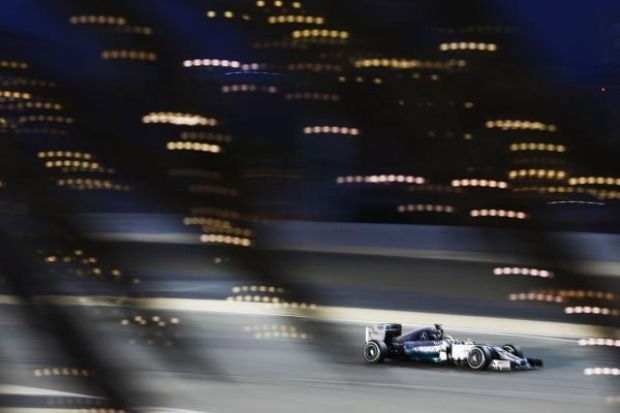 Foto zur News: Zwölf Rennen falsch übersetzt: Mercedes jetzt noch stärker?