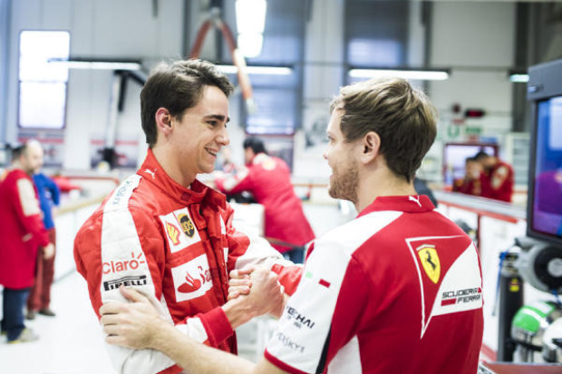 Foto zur News: SF15-T: Ferrari zeigt Sebastian Vettels erste rote Göttin