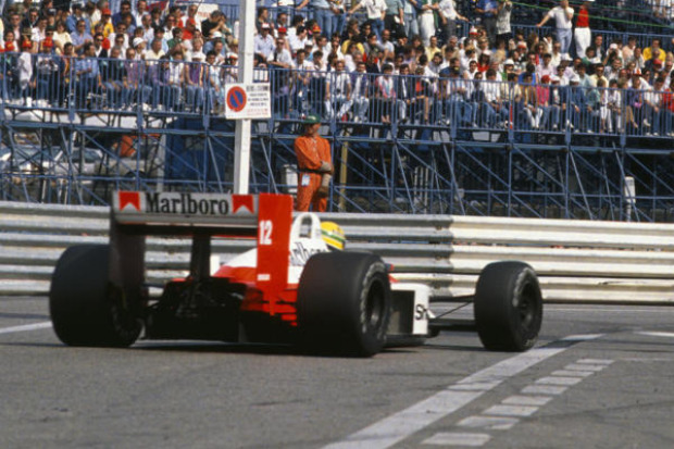 Foto zur News: Lewis Hamiltons Auslaufrunde: Wollte er wie Senna abhauen?