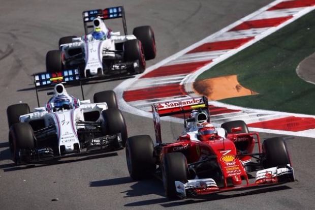 Foto zur News: Hat es Ferrari dieses Jahr übertrieben? Lauda: "Die träumen ja"
