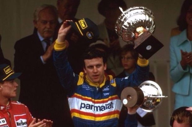 Foto zur News: Monaco-Grand-Prix 1996: Panis erlebt sein "blaues Wunder"