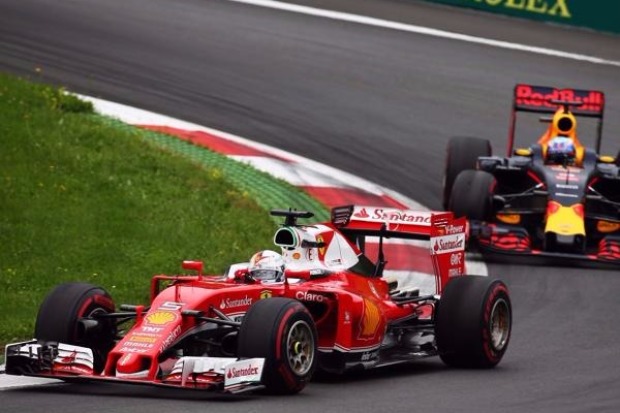 Foto zur News: Ferrari-Technikchef: Vettel verliert nicht die Geduld