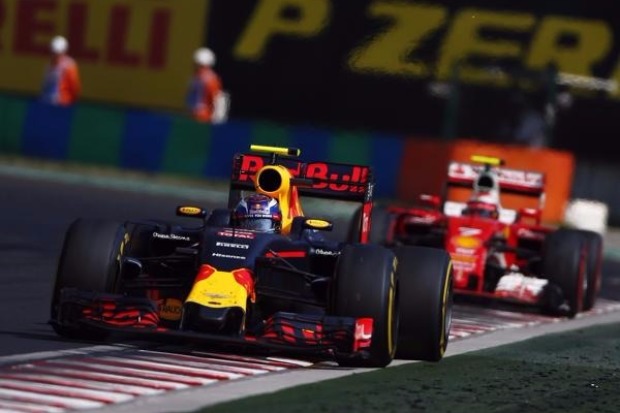 Foto zur News: Red Bull in Reihe zwei: Angriff auf Mercedes geplant