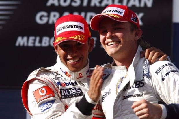 Foto zur News: Verhältnis zu Rosberg: Hamilton blieb bei Pizza und Playstation