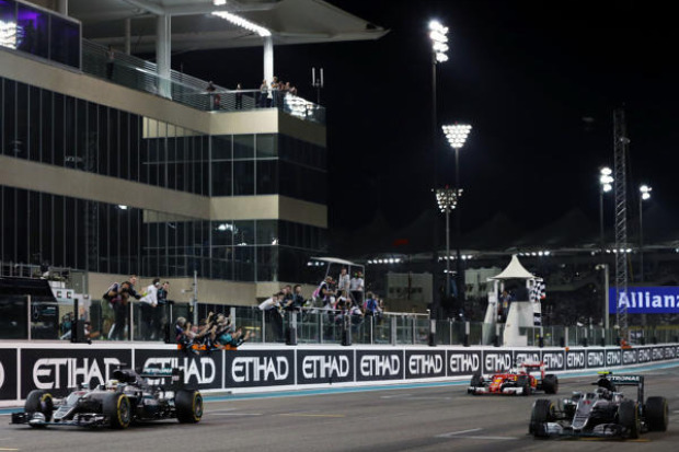 Foto zur News: Vettel kritisiert Hamiltons Taktik: "Fair ist es nicht ganz"