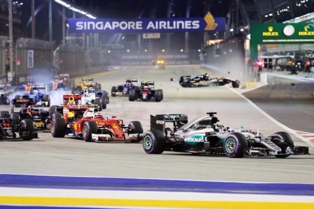 Foto zur News: Rennvorschau Singapur: Mercedes kommt zum Angstrennen
