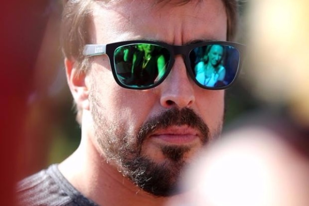 Foto zur News: Alonso kocht nach Vettel-Sternstunde: "Mein bestes Rennen!"
