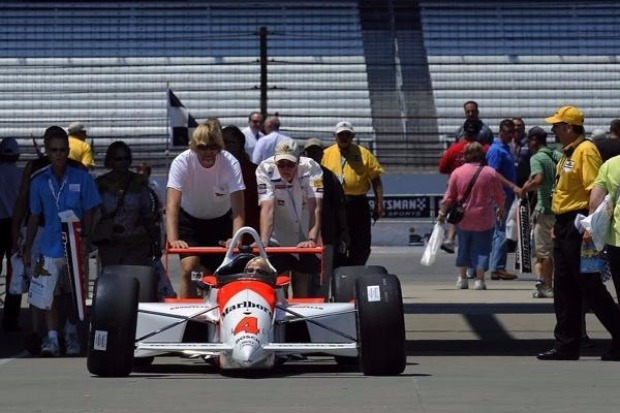 Foto zur News: Alonsos Vorbild: Der Tag, als Ayrton Senna ein IndyCar testete