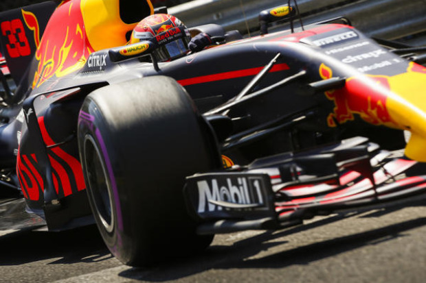 Foto zur News: Ricciardo sauer: "Dummer" Red-Bull-Fehler sorgt für Ärger