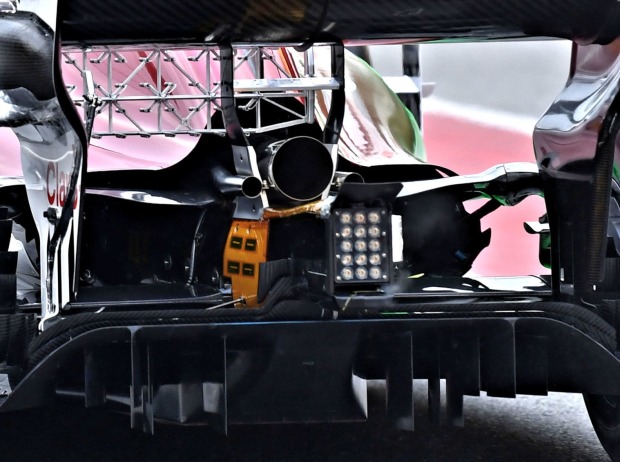 Foto zur News: Formel-1-Technik: Warum Ferrari "Rauchzeichen" sendet