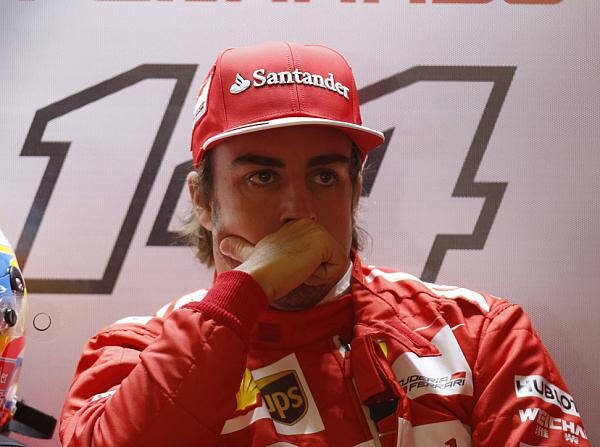 Foto zur News: Alonso fordert: "Ein paar Zehntel plus irgendwas"