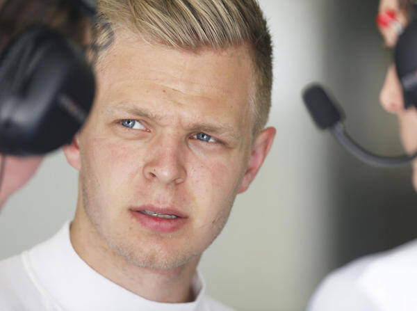 Foto zur News: Magnussen beharrt auf aggressiver Fahrweise