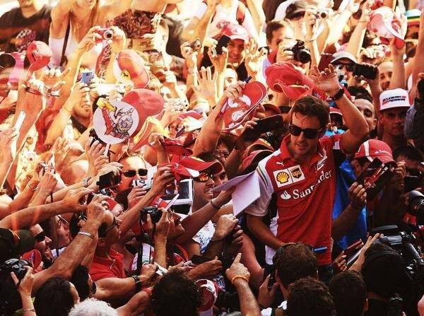 Foto zur News: Wie Alonso motiviert bleibt: "Will Fans Titel schenken"