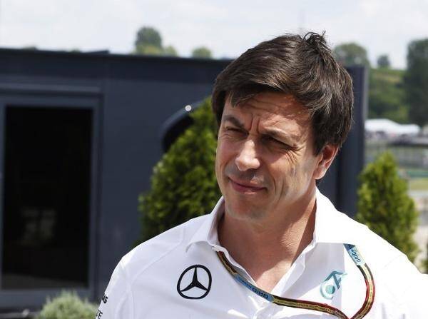 Foto zur News: Mercedes riet Verstappen zu Red Bull