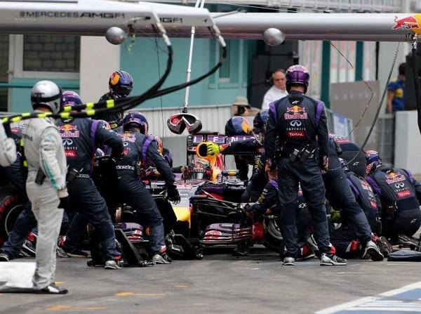 Foto zur News: Red Bull mit Elektro-F1-Renner in Spa-Francorchamps