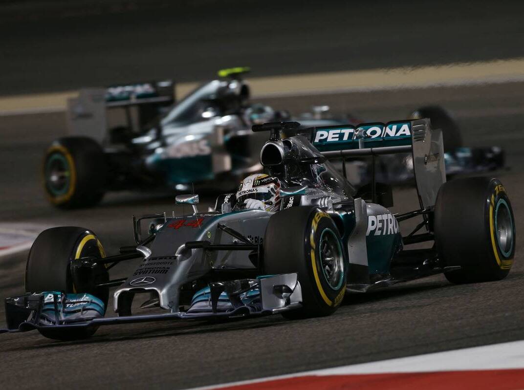 Foto zur News: Zwölf Rennen falsch übersetzt: Mercedes jetzt noch stärker?
