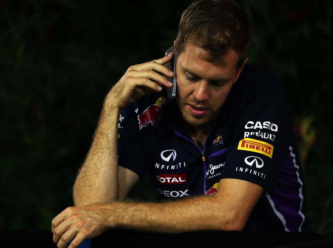 Foto zur News: Ferrari? McLaren? Wechselgerüchte lassen Vettel kalt