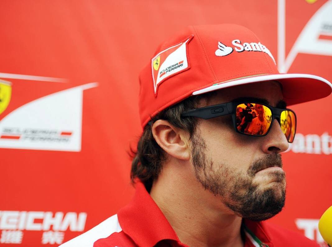 Foto zur News: Alonso bekennt sich nicht zu Ferrari: "Habe mehrere Optionen"