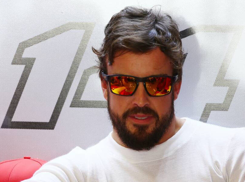 Foto zur News: Alonso gelangweilt: Fahrerbriefing ist reine Routine