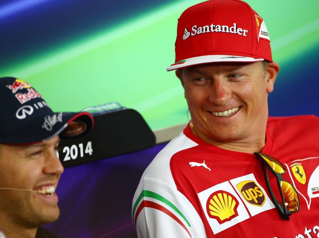 Foto zur News: Räikkönen: "Schön, dass Vettel uns besucht hat"