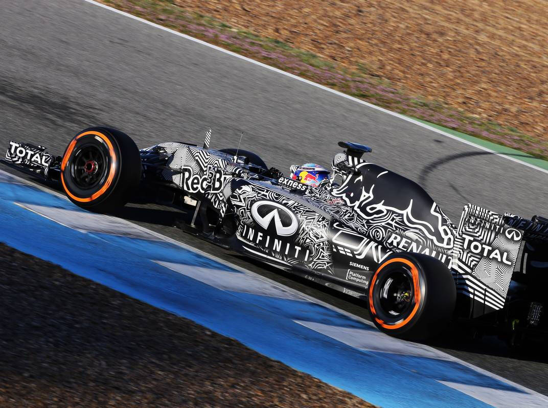Foto zur News: Trotz Renault-Fortschritten: Mercedes auch 2015 unerreichbar?