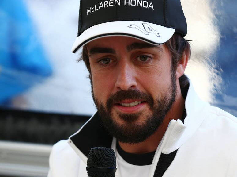 Foto zur News: Videobotschaft von Fernando Alonso: "Mir geht es total gut"