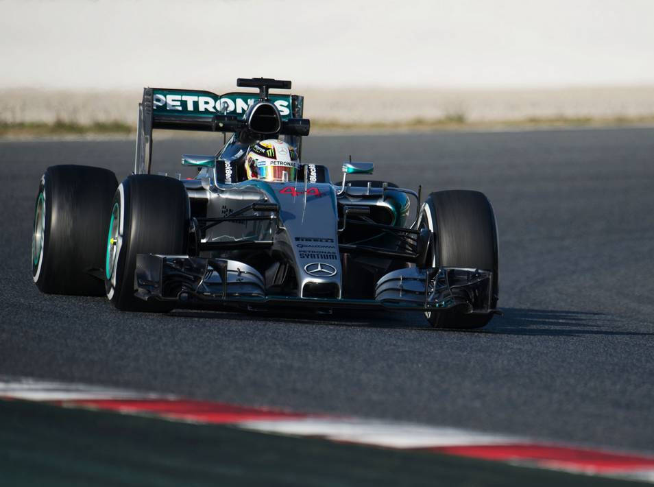 Foto zur News: "Voller Energie": Lewis Hamilton trotzt Technikpannen
