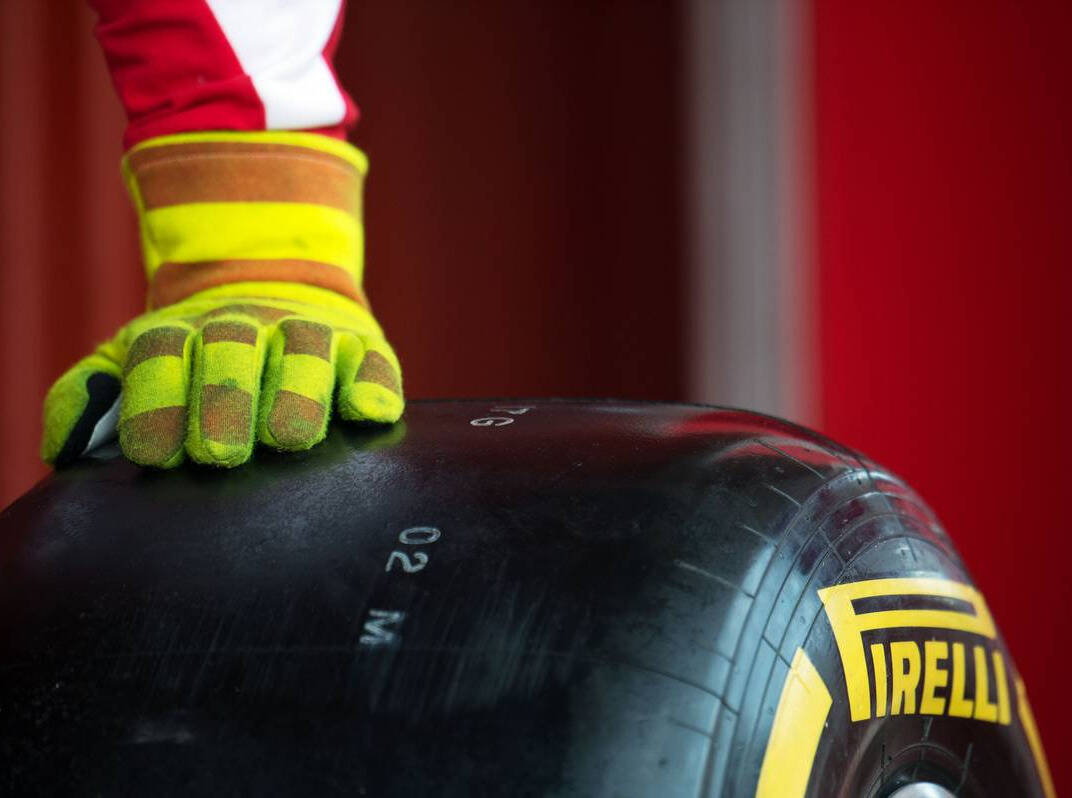 Foto zur News: Pirelli vor Barcelona: Knallhart für knallharte Bedingungen