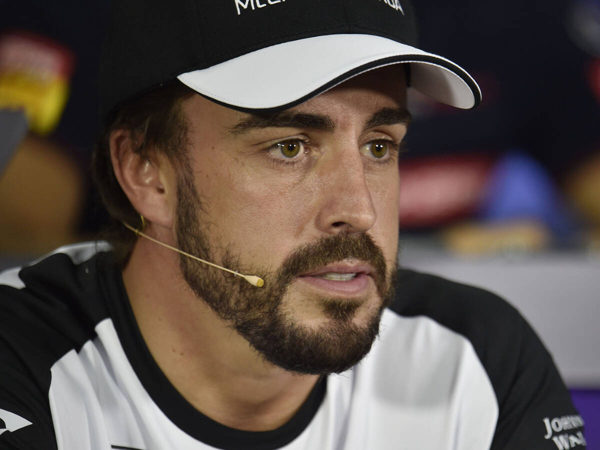 Foto zur News: Alonso redet Klartext: Verschwörung? Windböe? Quatsch!