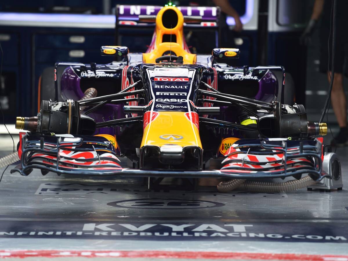 Foto zur News: Red Bull RB11 laut Daniel Ricciardo nicht auf Mercedes-Niveau