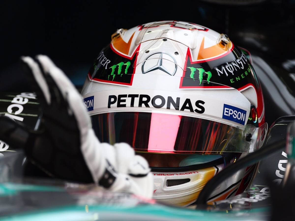 Foto zur News: Lewis Hamilton: Malaysia-Spezialhelm bleibt in der Box