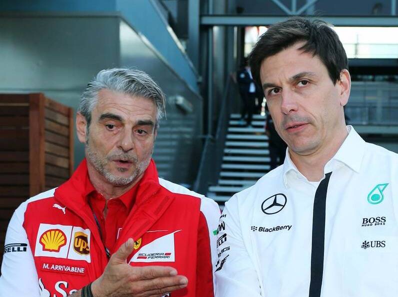 Foto zur News: Arrivabene über Hamilton: "Jeder Champion will zu Ferrari"