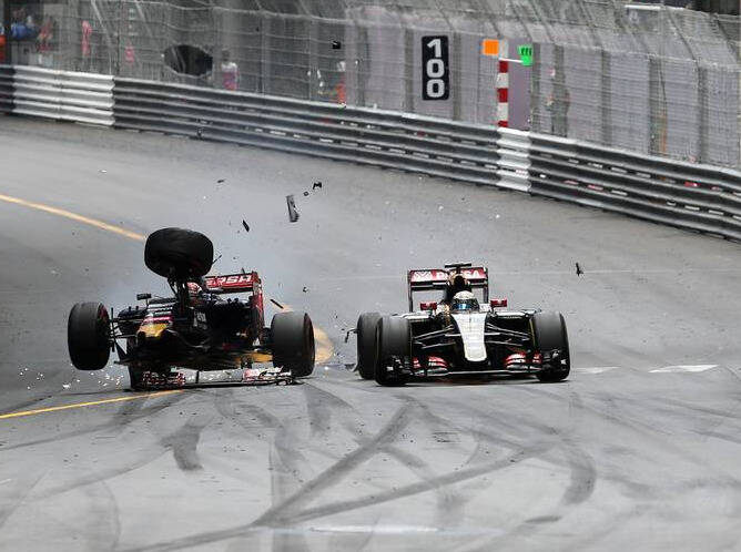 Foto zur News: Permane #AND# Verstappen twittern: Monaco-Crash weiter Thema