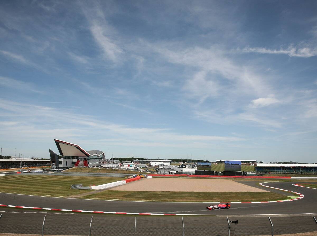 Foto zur News: Formel-1-Wetter Silverstone: Trockenes Qualifying erwartet