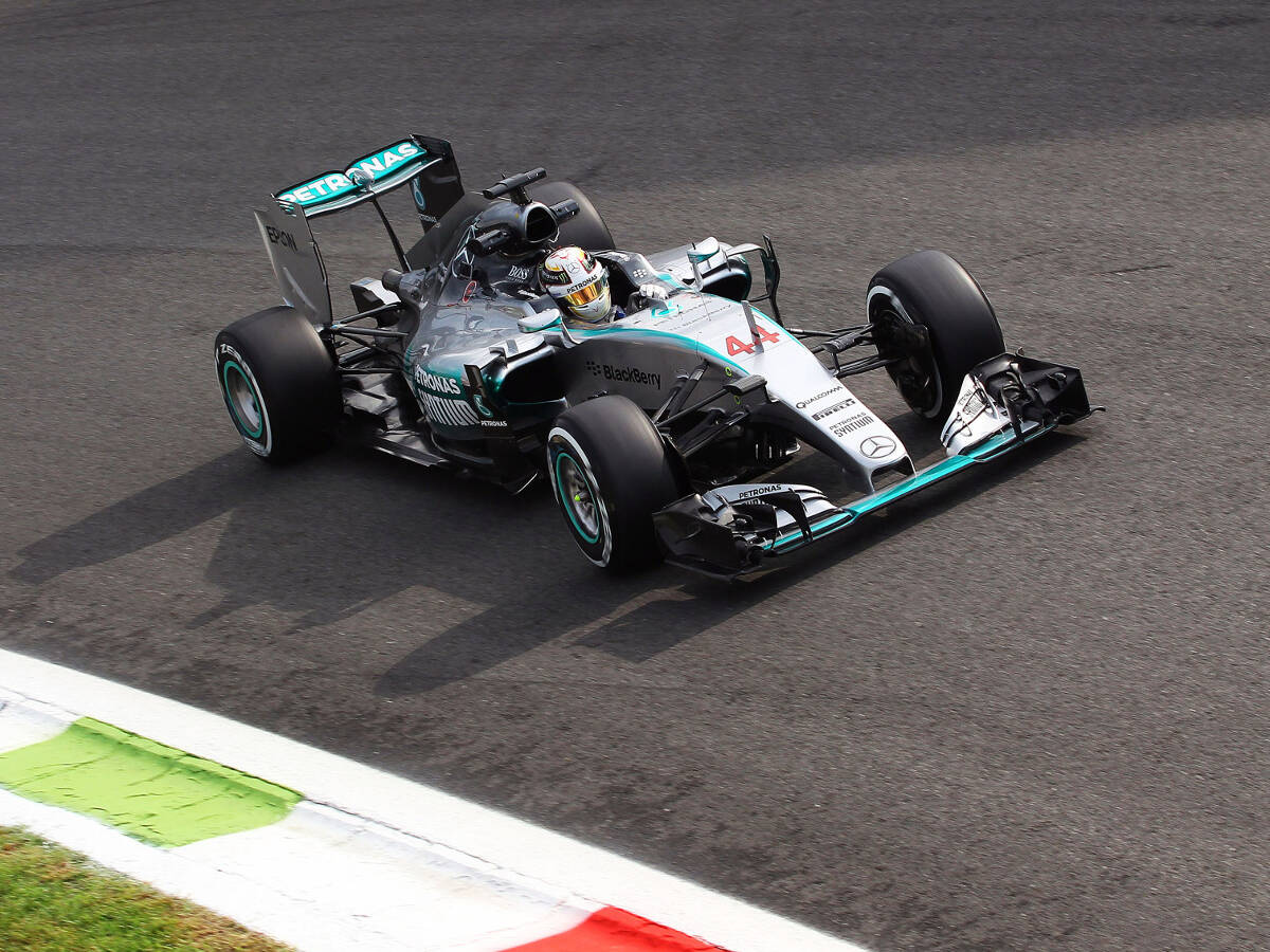 Foto zur News: Alles regelkonform? FIA checkt Mercedes und Ferrari
