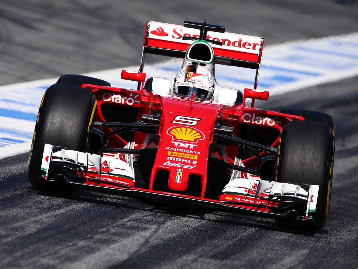 Foto zur News: Sebastian Vettel: "Die 1 soll aufs rote Auto!"
