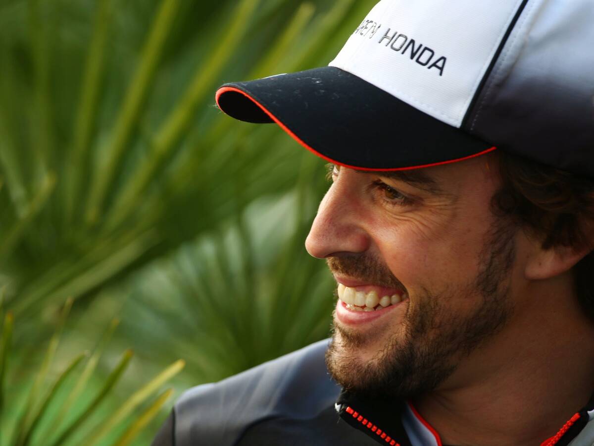 Foto zur News: Nach mehr als einem Monat: Alonso endlich wieder schmerzfrei