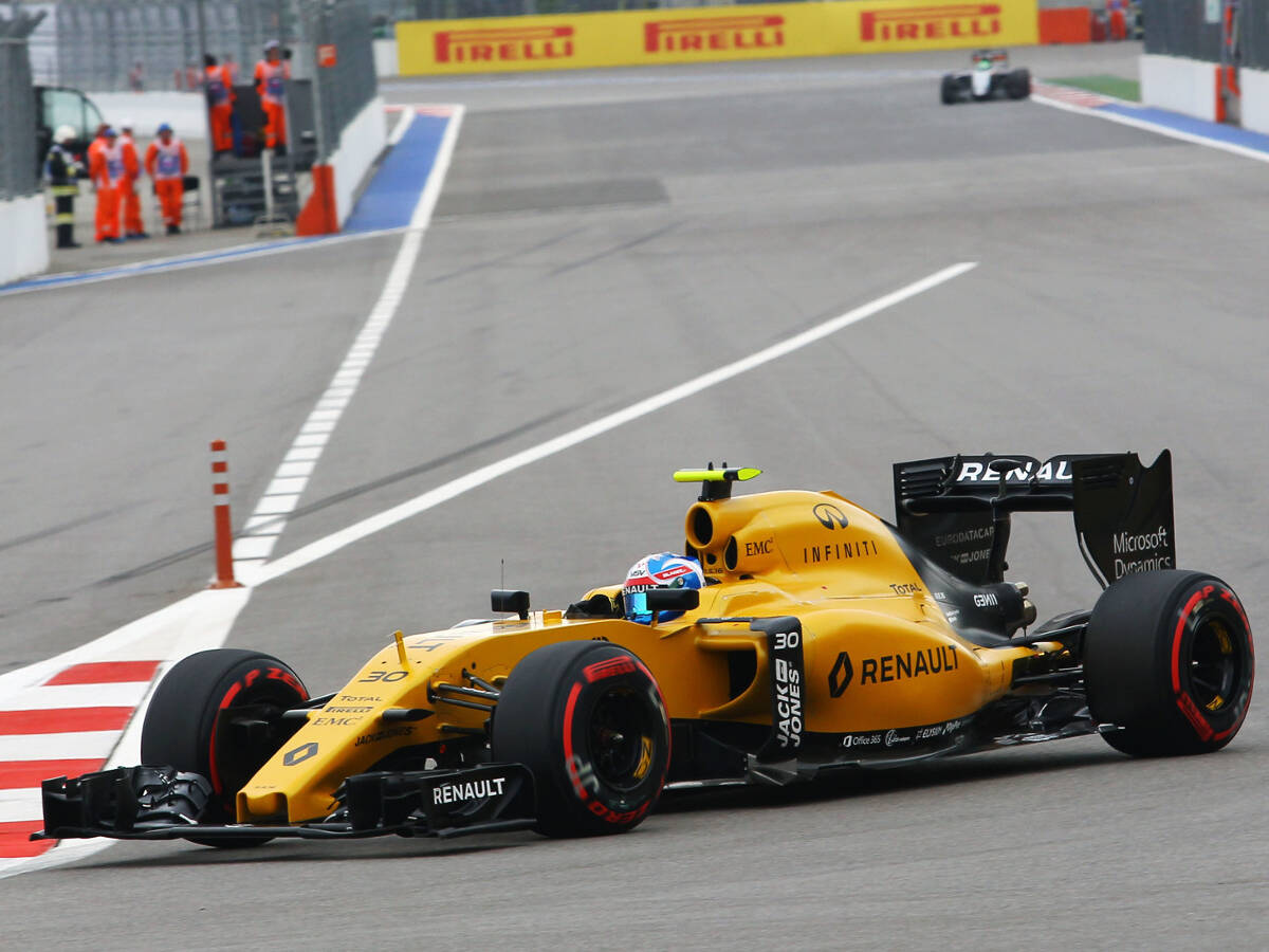 Foto zur News: Frühes Doppelaus für Renault: Nur einer ist zufrieden