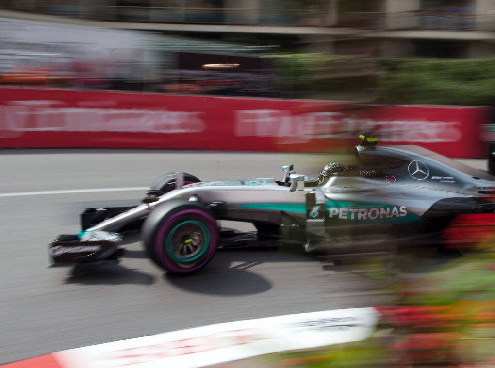 Foto zur News: Rennfreier Tag: Mercedes sucht die 0,6-Sekunden-Lücke