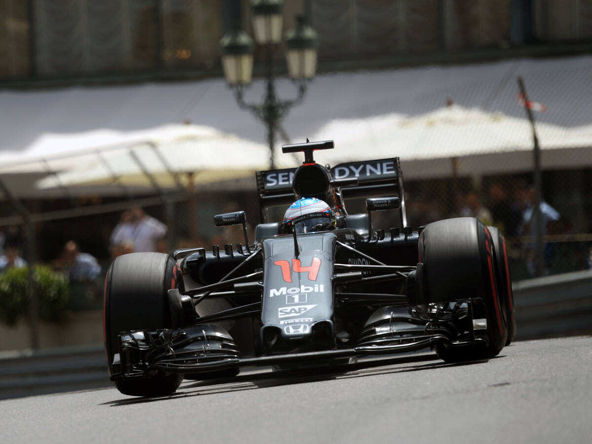 Foto zur News: Fernando Alonso enttäuscht: McLarens Optimismus verfrüht