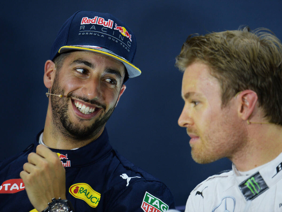 Foto zur News: Start oder Strategie: Wie Mercedes Ricciardo knacken kann