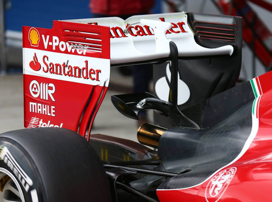 Foto zur News: Ferrari und Red Bull im Visier: Sind die "Wackelflügel" zurück?