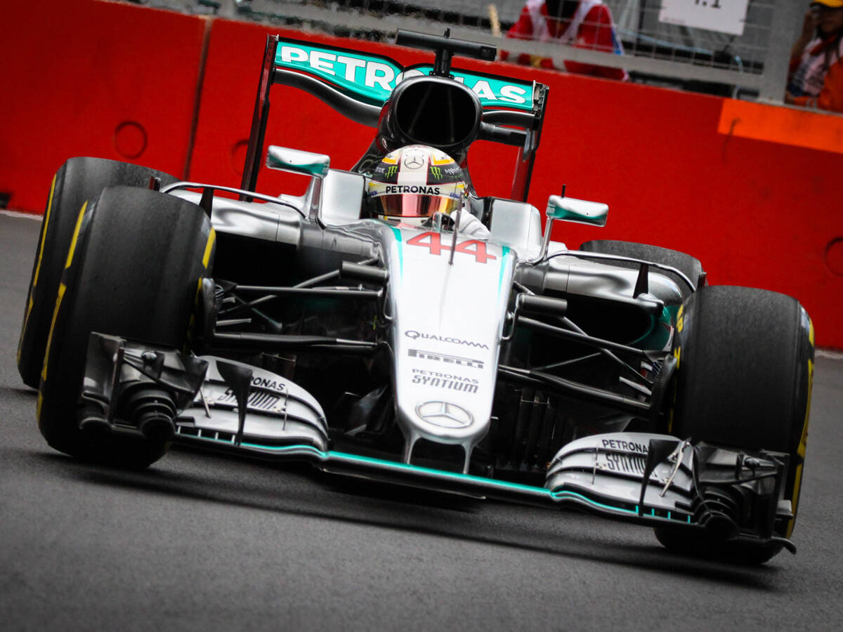 Foto zur News: Formel 1 Baku 2016: Lewis Hamilton bleibt an der Spitze