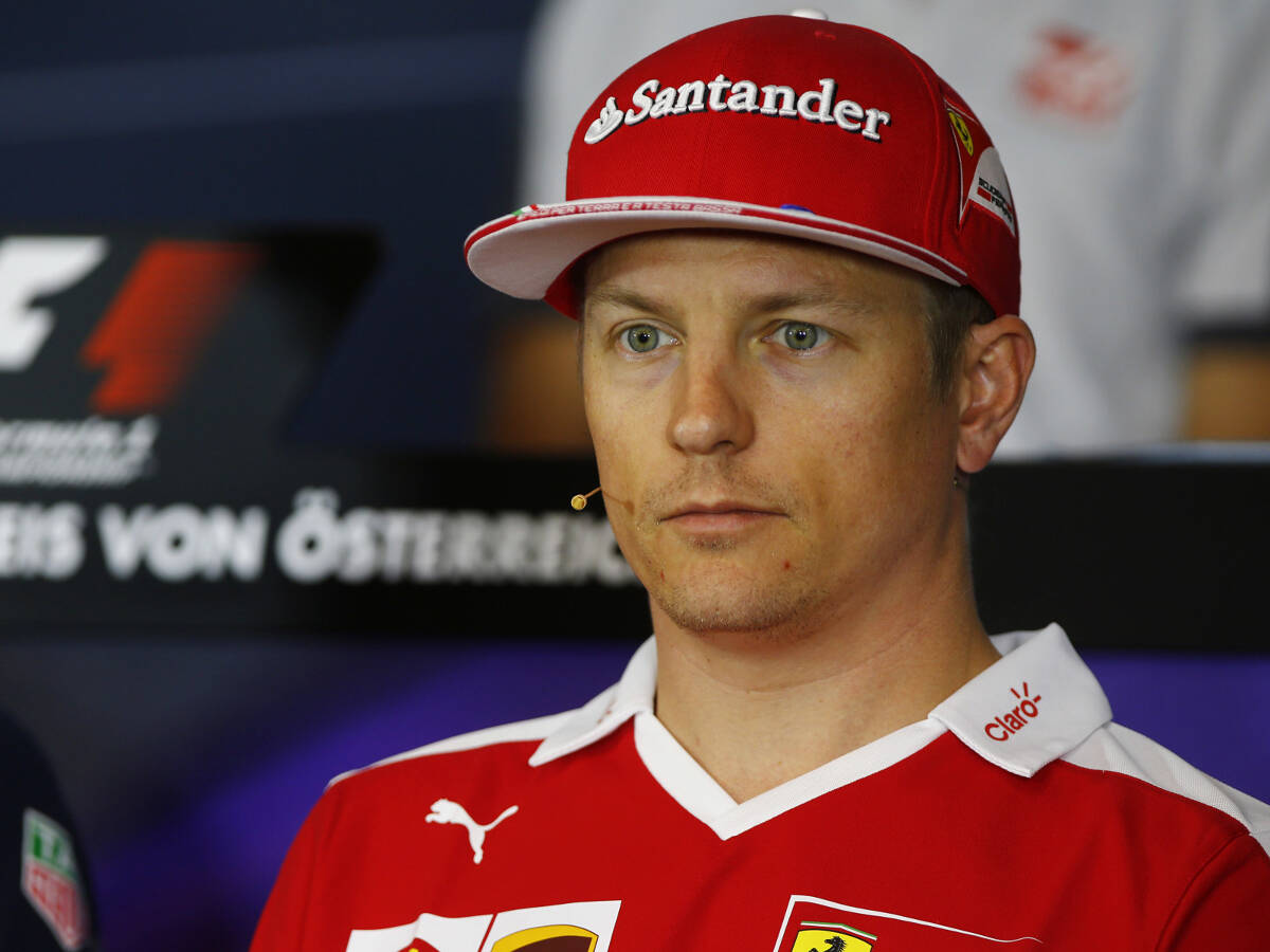 Foto zur News: Räikkönen im Wartestand: "Weiß nicht, was ich 2017 mache"