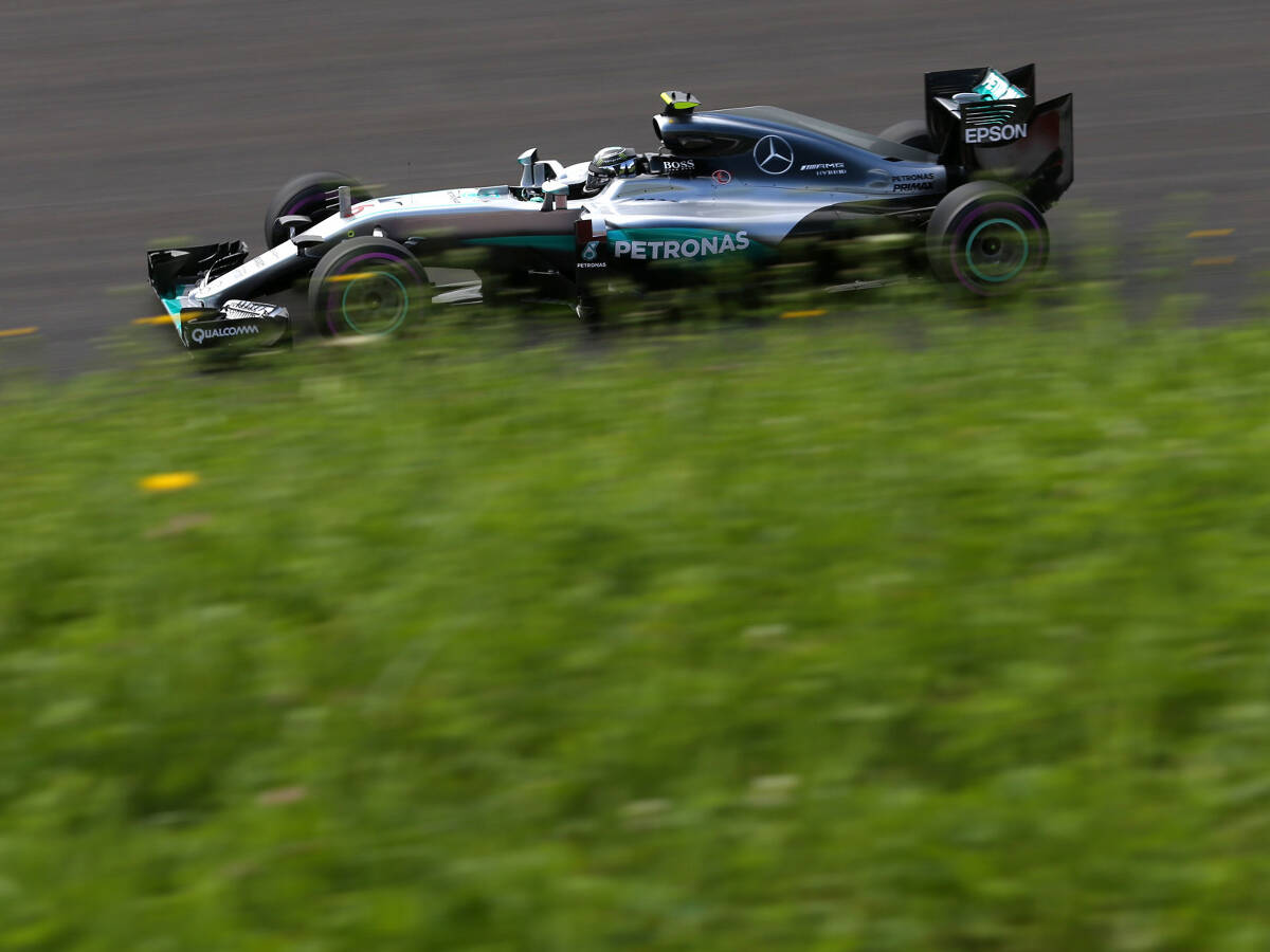 Foto zur News: Formel 1 Österreich 2016: Land unter, Nico Rosberg oben auf