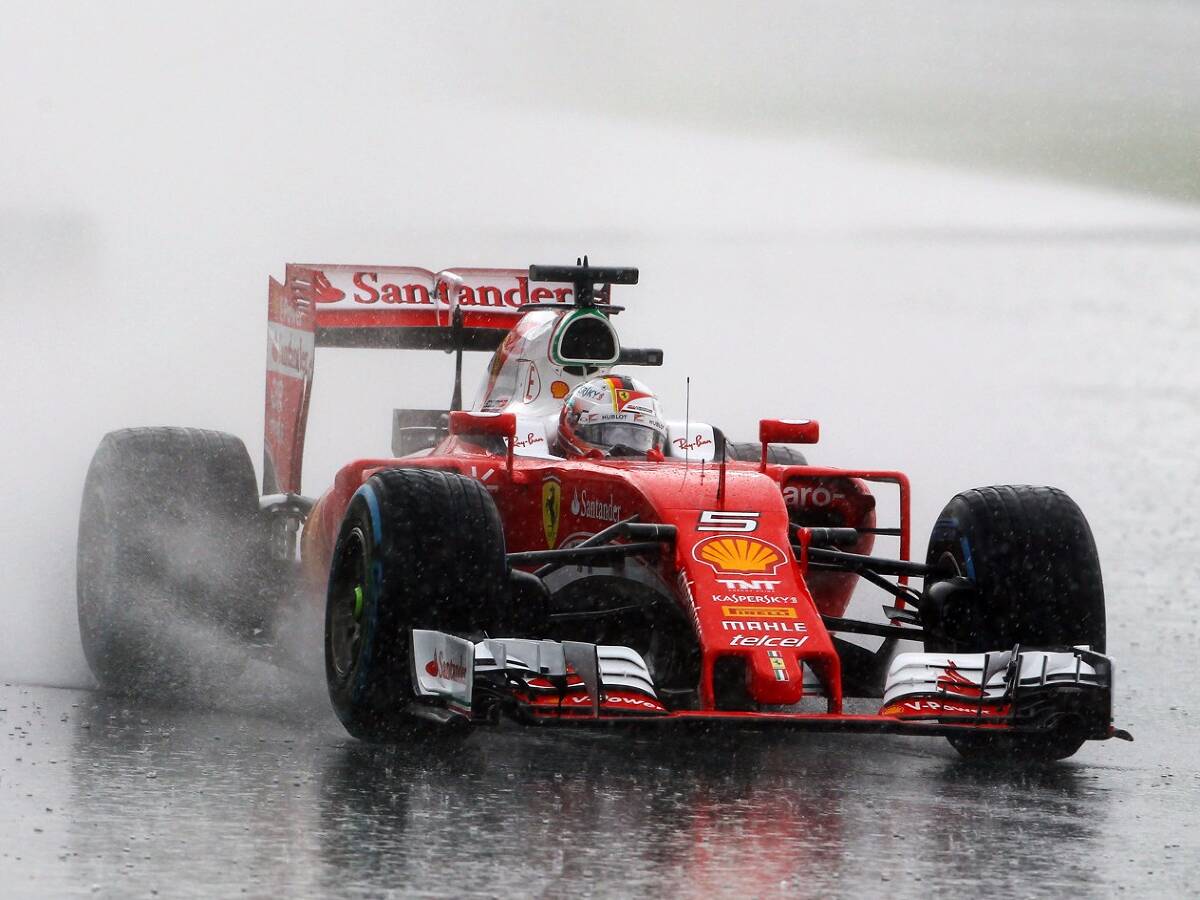 Foto zur News: Neue Pirelli-Kontroverse: Vettel meckert über Regenreifen