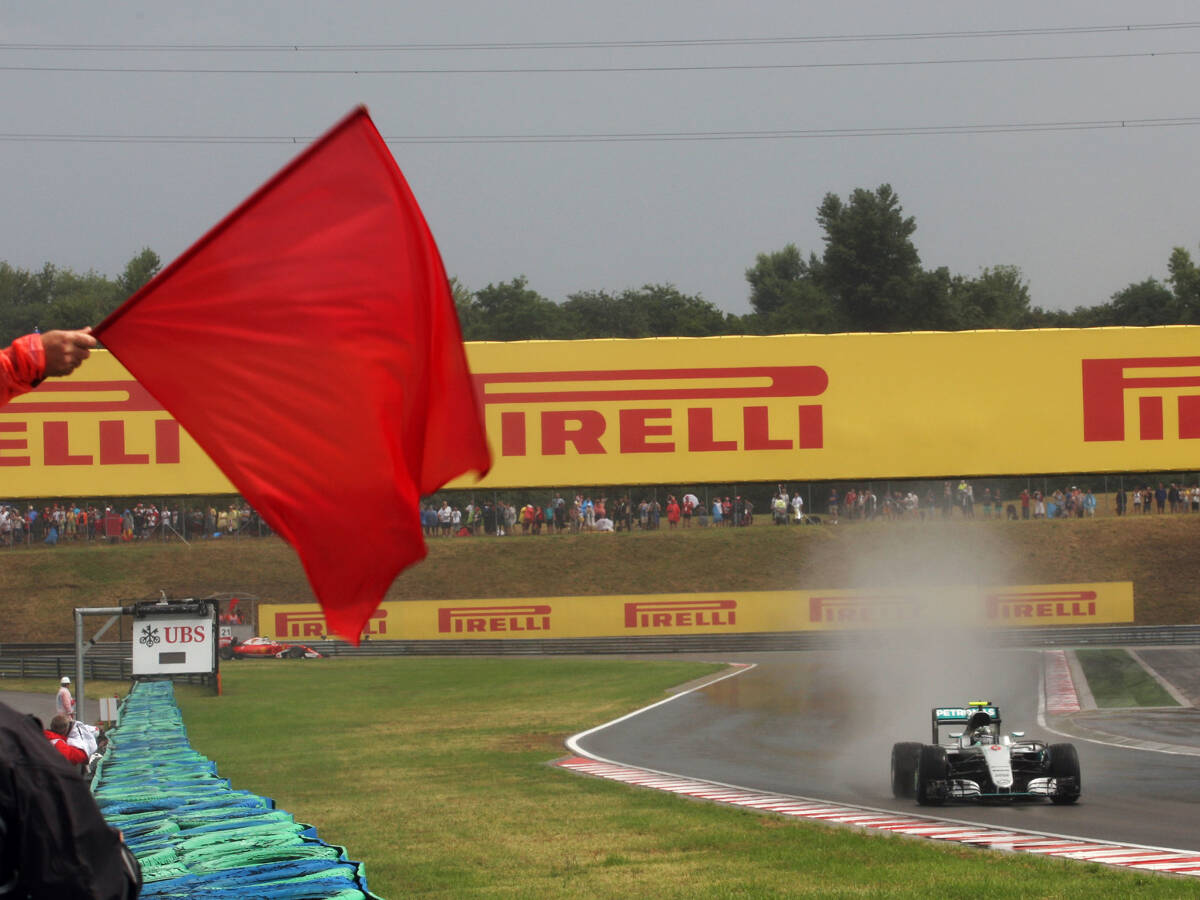 Foto zur News: Gelbe Flaggen im Qualifying: FIA zeigt ab sofort Rot!