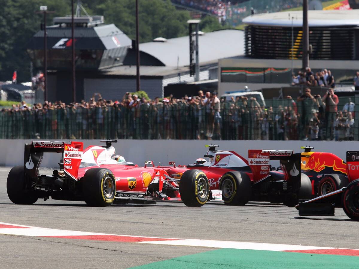 Foto zur News: Ferrari vs. Verstappen: Streit um Schuldfrage beim Start-Crash