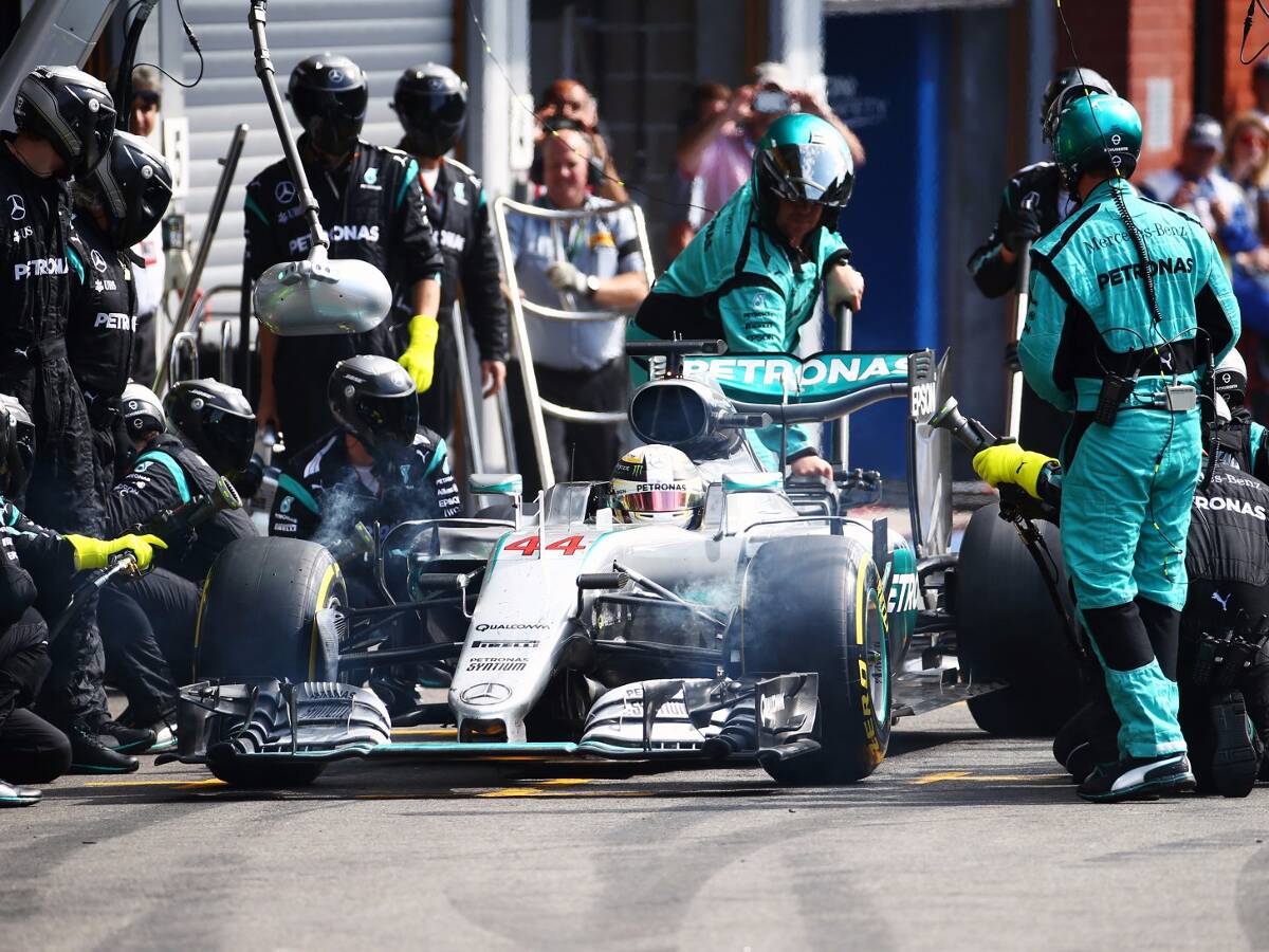 Foto zur News: Mercedes: Warum Hamilton die schlechtere Strategie hatte
