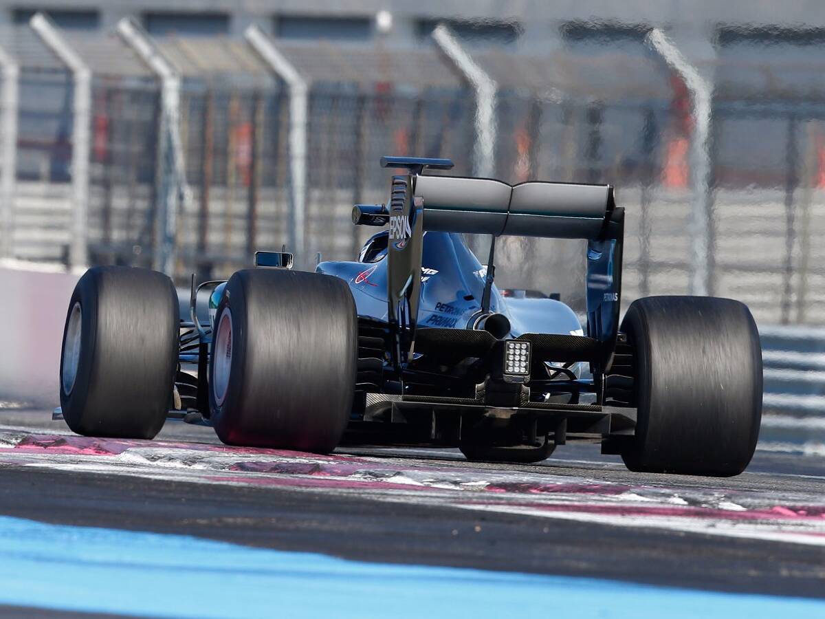 Foto zur News: Formel-1-Reifen 2017: Wehrlein schließt Pirelli-Test ab